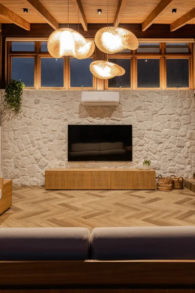 01K8H244WC81TN1Z5Z8Q63VRN8